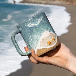 Mok Starfish Ocean Shoreline - Handgemaakte keramische koffie-/theekop met strandthema