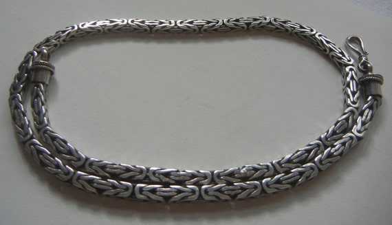 18" Bali Byzantine 4.1mm square link chain sterli… - image 8