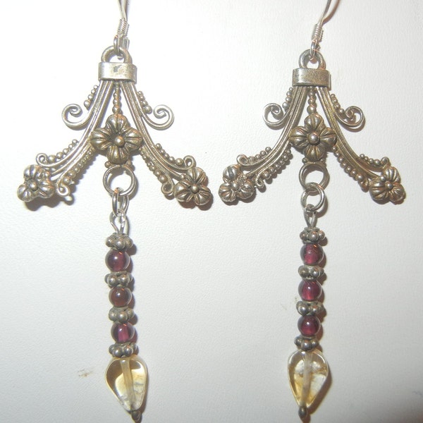 Bohemian earrings silver garnet quartz 5.2 grams from Bali. Silver garnet quartz earrings. Dangle earrings with garnet beads & floral motif