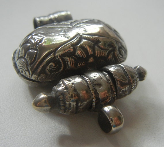Small Tibetan Gau Box silver antique amulet 9.8 g… - image 1
