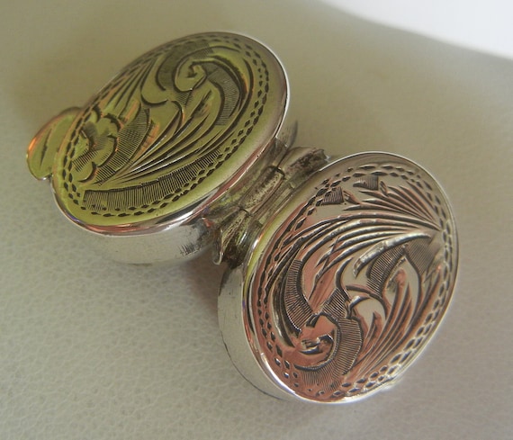 Vintage Embossed Sterling Silver Snuff Box: Tiny … - image 1