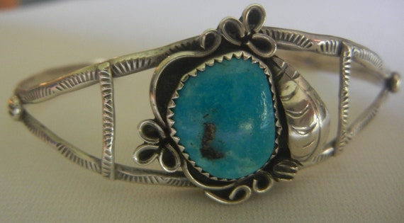 Dainty Navajo turquoise & sterling silver cuff br… - image 2