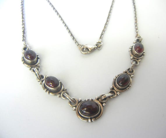 Sterling silver & garnet necklace 17": traditional Bali design, vintage.