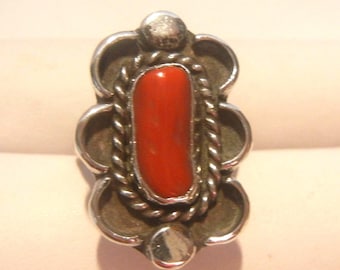 Anello in argento sterling con corallo rosso Navajo, misura 6
