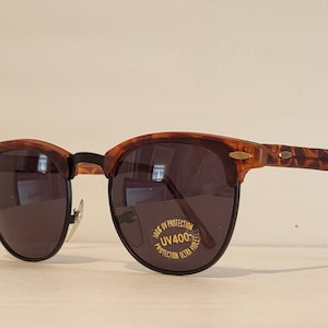Vintage Clubmaster Browline Sunglasses // Matte Brown Tortoise Shell on Matte Black Frames // Beach Shades // Stylish VTG NOS Retro