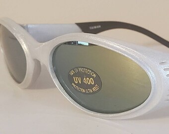 Vintage Sport Biker Wrap Around Sunglasses // Yellow Tinted mirror lenses // Thin Oval Lens // VTG NOS Silver Motorcycle Shades