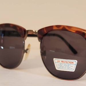 Vintage Clubmaster Browline Sunglasses // Matte Brown Tortoise Shell // Classic Beach Shades // Stylish classic VTG NOS Retro