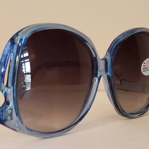 Vintage Womans oversized Sunglasses // Amber Gradient lens // Blue Clear funky frames // &quot;Jackie O&quot; // VTG // Sunglasses from the 70s / 80s