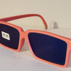 Vintage Sunglasses // Dark blue lenses // &quot;Eye Spy&quot; sunglasses that have mirrored lenses on inside on peripherals // fun kids shades VTG NOS