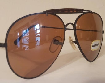 Óculos de sol aviador clássicos vintage // Armação de metal preto com casco de tartaruga // Lentes marrom claro para dirigir Óculos dos anos 90 // Ponte dupla