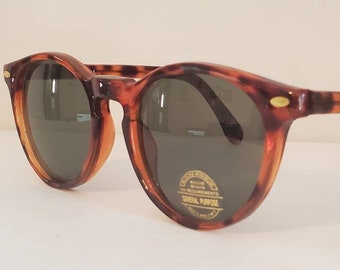 Vintage Wayfarer Sunglasses // Beige - red Tortoise Shell frames // cat eye glossy pattern // Beach Shades // Summer Shades VTG NOS Retro