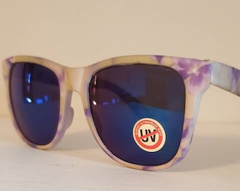 Vintage Wayfarer Sunglasses // Purple Floral Shades // Flower print design // unique retro hipster // hippy retro funky 70s // Flower Power