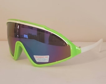 Vintage Sports Sunglasses // Rainbow Mirror Lenses // big shield sunglasses // Sports Goggle // Party Racing beach summer // Brow Pads