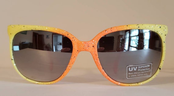 Vintage Wayfarer Sunglasses // Orange yellow Spec… - image 2