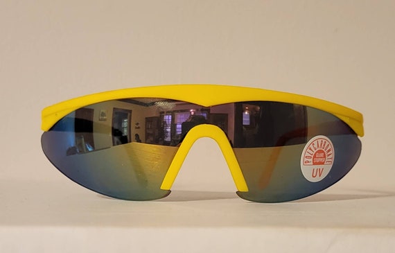 Vintage Sports Sunglasses // Slight Rainbow mirro… - image 2