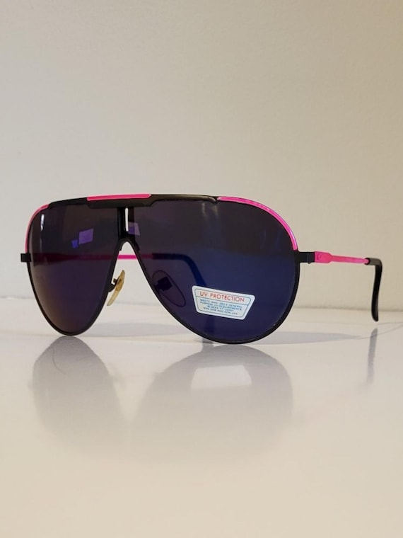 Vintage Aviator Sunglasses // Ocean Blue and Purple Lenses  display picture 3