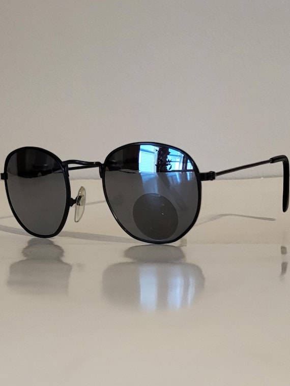 Vintage 90s Black Metal Oval Sunglasses – Minimalist Dark 