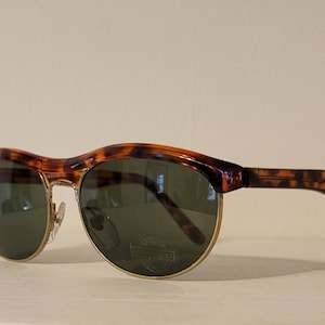 Vintage Sunglasses // Oval Clubmaster browline Cat Eye frames // Gold Metal Frames with Tortoise Shell // 70s 80s 90s Beach Shades