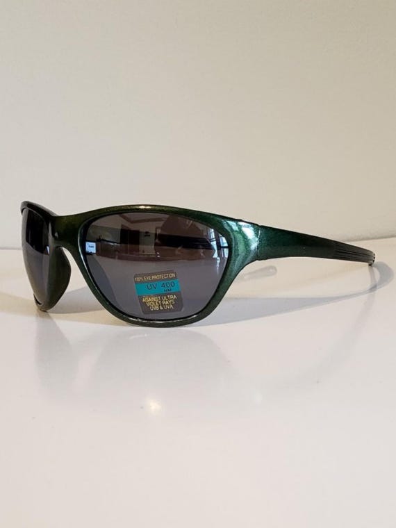 Vintage Sport Shield Sunglasses // Glossy Forest Green  display picture 3