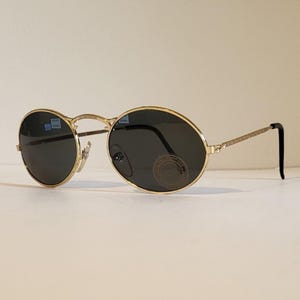 Vintage Round Oval Teashade Sunglasses // Sturdy Gold Metal Frames // Hippie shades // retro cat eye // Festivals raves NOS