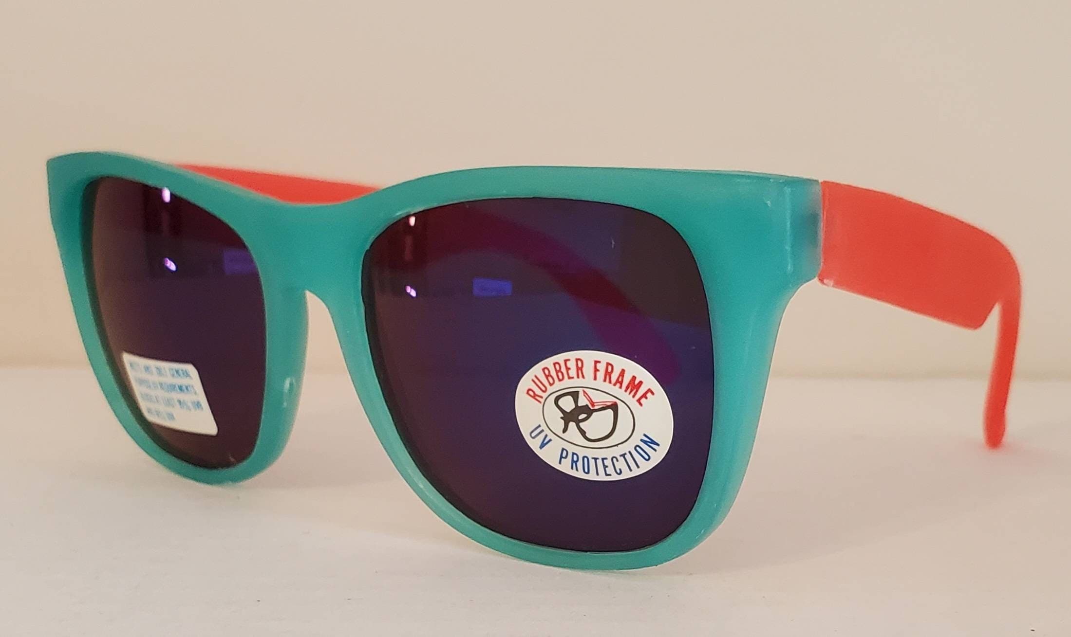 Vintage Deadstock Retro Sunglasses Lot of 4 Red Pink Blue Turquoise Unisex Blue 1970s Vintage Sunglasses for sale | eBay main image 2