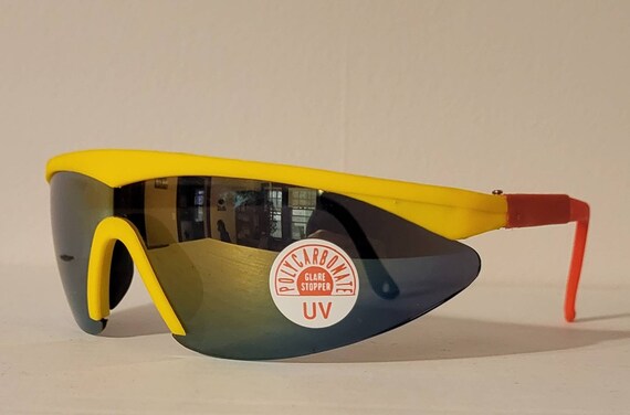 Vintage Sports Shield Sunglasses // Ocean Rainbow Mirror  display picture 3
