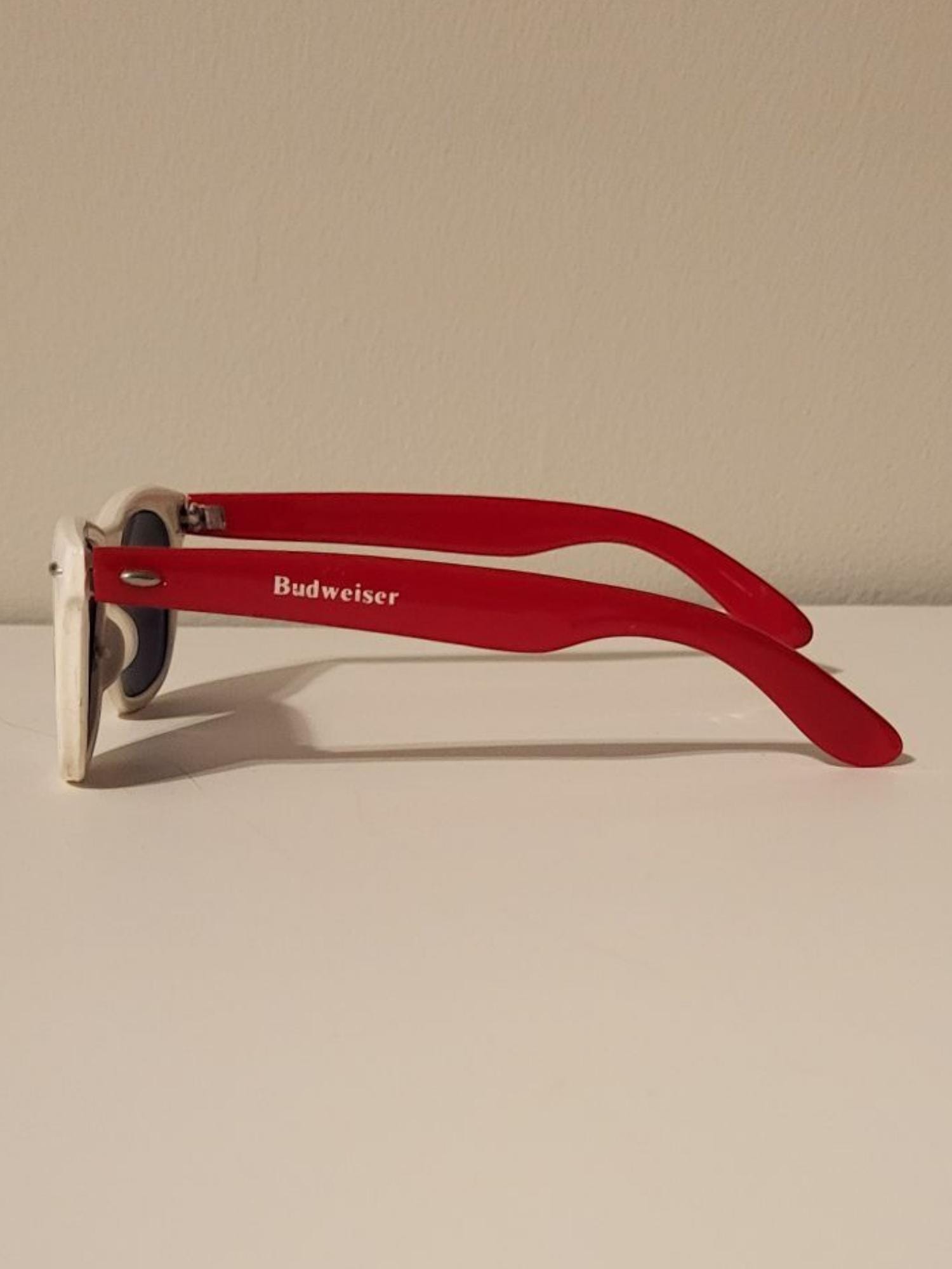 Budweiser Musican サングラス付き Vintage Budweiser Sunglasses // Red and White Sunglasses // Fun