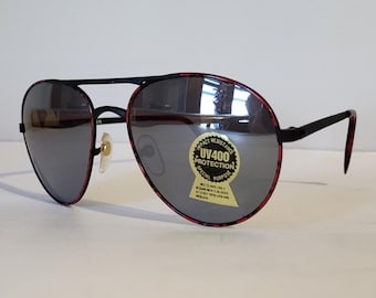 Vintage pilotsolglasögon med röd sköldpaddskant | Svarta metallbågar, retro pilotglasögon | 80-talsstil med UV400-effekt