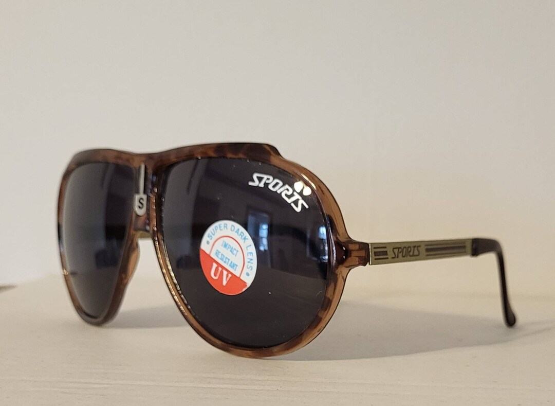 Y2K Vintage Square Aviator Sunglasses. Classic 70s Design Aviators in Black Slim Frame With Bright Orange Lenses. Unused NOS