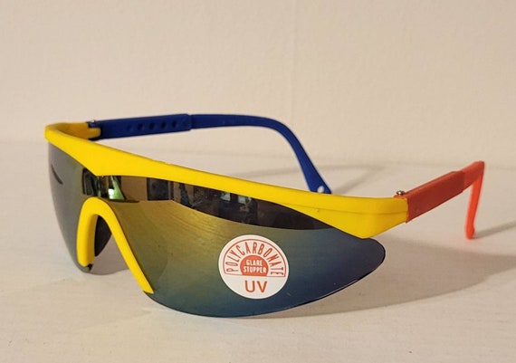 Vintage Sports Sunglasses // Slight Rainbow mirro… - image 3