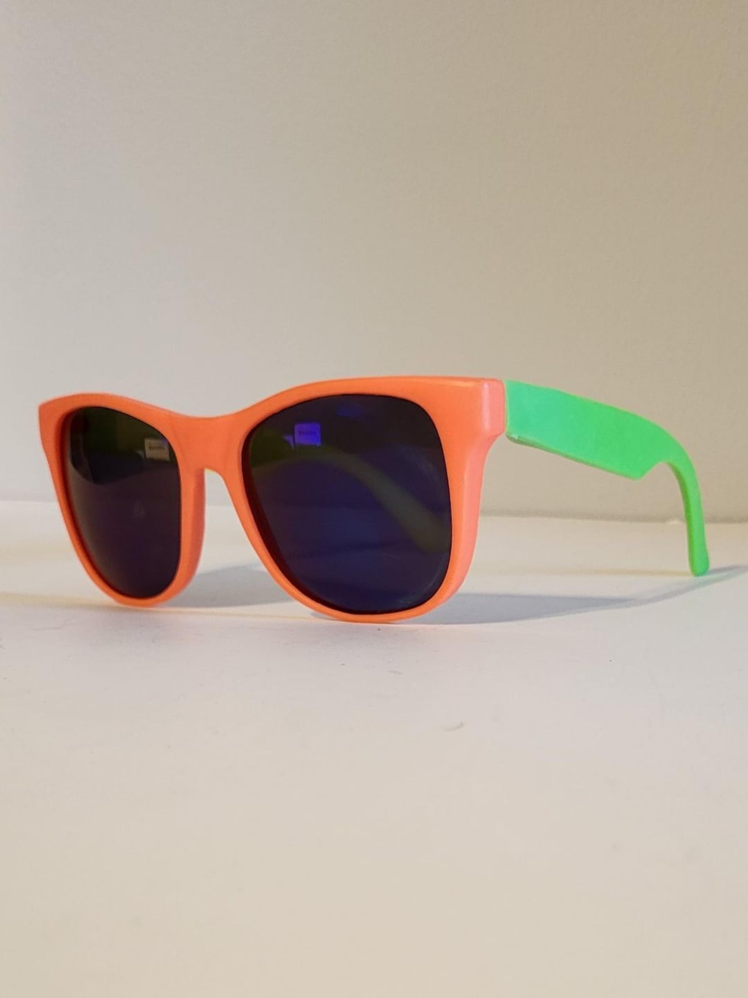 Vintage Retro Colorful Wayfarer Sunglasses // 80s 90s Style  display picture 2