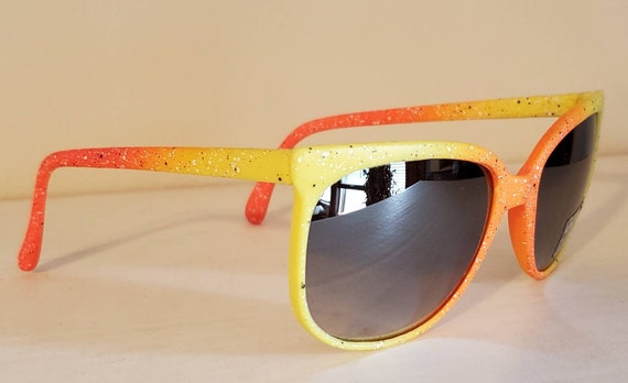 Vintage Wayfarer Sunglasses // Orange yellow Spec… - image 3