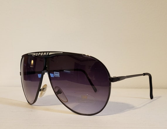 Vintage Style Sport Shield Sunglasses Oversized Visor Wrap  display picture 1