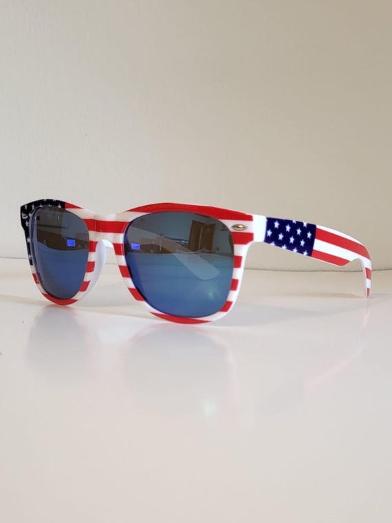 Vintage Wayfarer Sunglasses // American Flag White  display picture 1