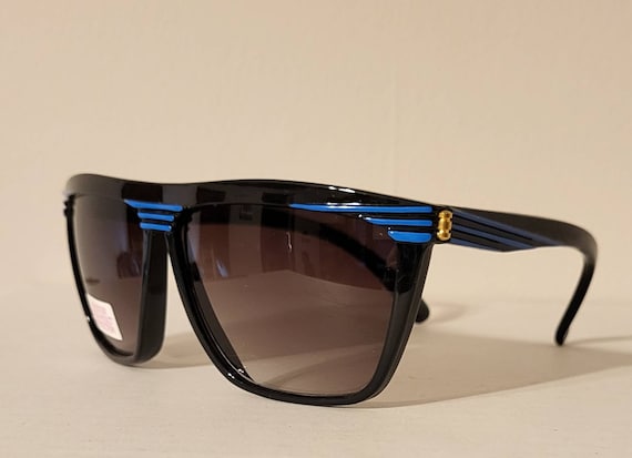 Vintage Aviator Sunglasses // Black Plastic Frame… - image 1