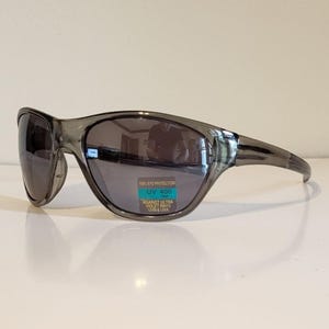 Vintage Sport Shield Sunglasses // Glossy Carbon Clear Frames // Sports Baseball Shades // Motorcycle Sunglasses // Retro rave VTG