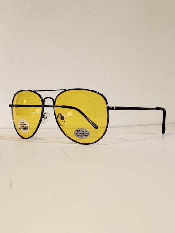 Vintage Aviator Sunglasses // Black Metal Frames // Clear  display picture 2
