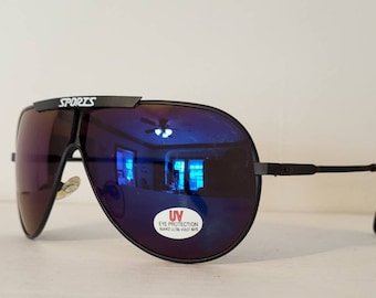 Vintage Aviator Marlboro Sunglasses // Gradient Lenses // Black
