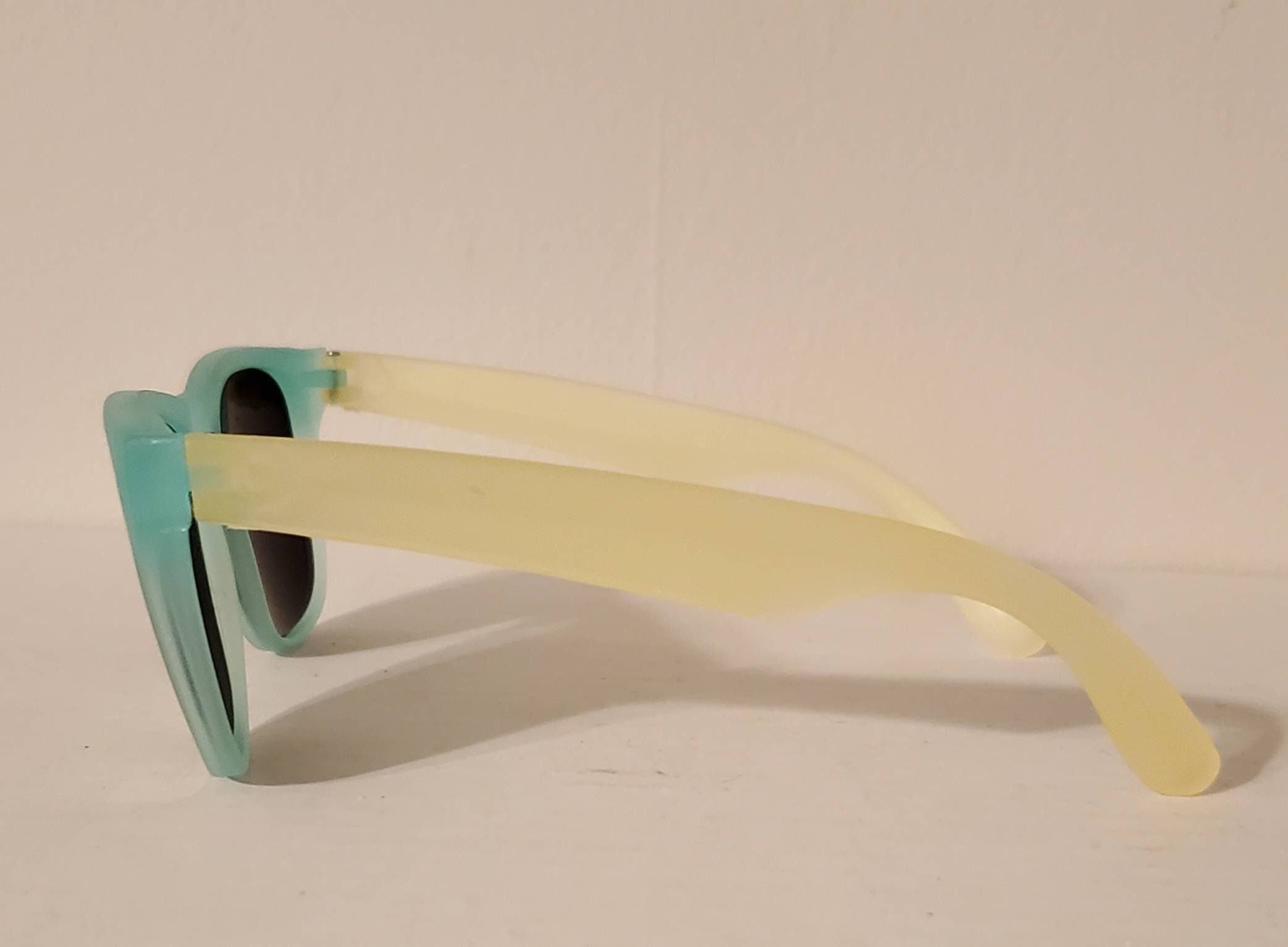Vintage Color Changing Sunglasses // Browline // Clubmaster // 90s Vintage  Retro // Beach Shades // Green and Yellow // Funky Retro Hipster -   Canada