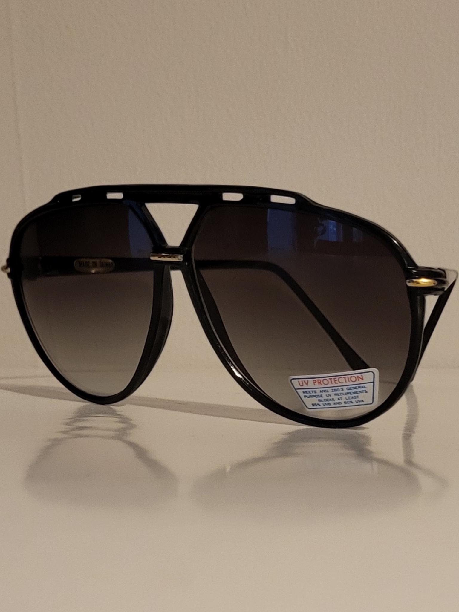 Vintage 80s Aviator Sunglasses Glossy Black Oversized Frame  display picture 3