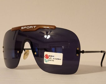 Vintage Aviator Square Sunglasses // dark tinted lenses // black metal frames // Brown brow bar // 80s + 90s glasses "Sport"