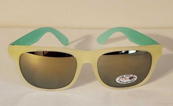 Vintage Color Changing Sunglasses // Browline Clu… - image 4