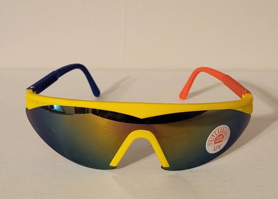 Vintage Sports Sunglasses // Slight Rainbow mirro… - image 4