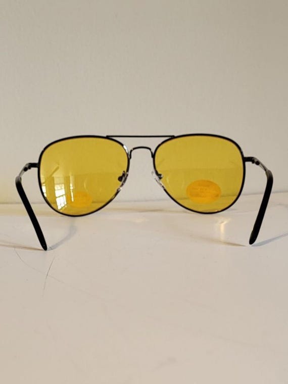 Vintage Aviator Sunglasses // Black Metal Frames // Clear  display picture 3