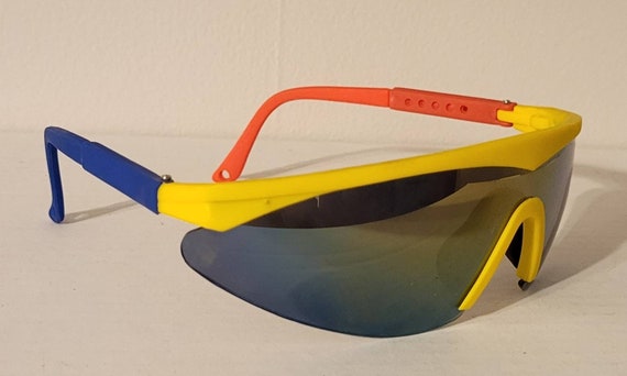 Vintage Sports Sunglasses // Slight Rainbow mirro… - image 5