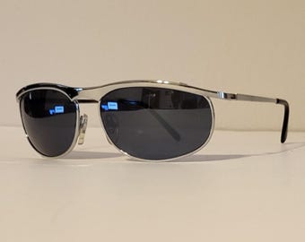 Y2K Silver Wraparound Sunglasses: Vintage Cyber Oval Eyewear  display picture 2