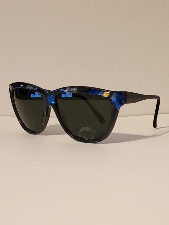 Vintage Womans Cat Eye Sunglasses // Blue + Gray Marble  display picture 1