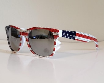Vintage Wayfarer Sunglasses // American Flag White Sunglasses // Red White and Blue America // Mirror Lenses // United States of America