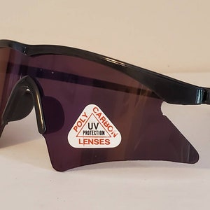 Vintage Sports Sunglasses // Black Zig Zag Frame // Rimless Shades // Ocean Tint lenses // Retro Rave VTG // Blade Shades // Wild Lenses