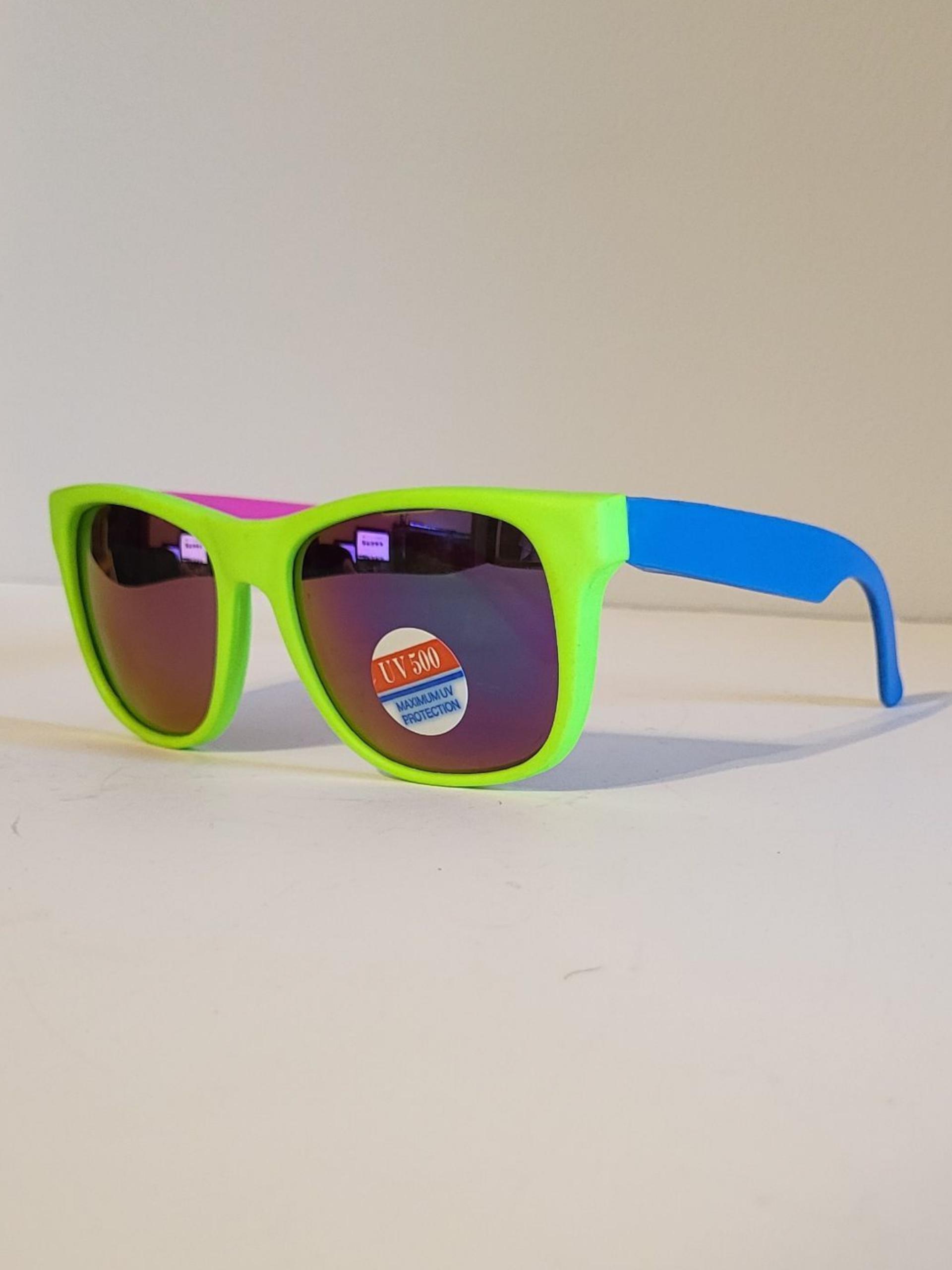 Vintage Retro Colorful Wayfarer Sunglasses // 80s 90s Style Bright